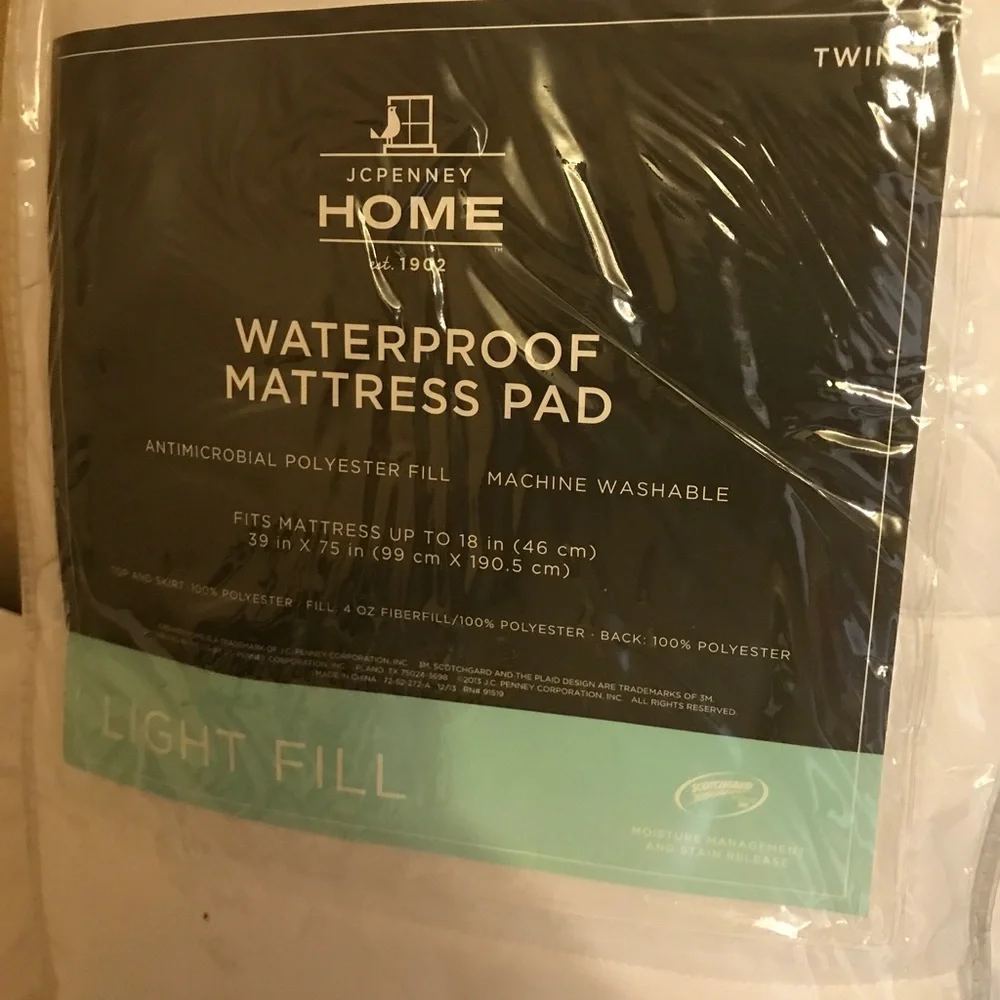 NWT JCPenney Home Waterproof Mattress Pad